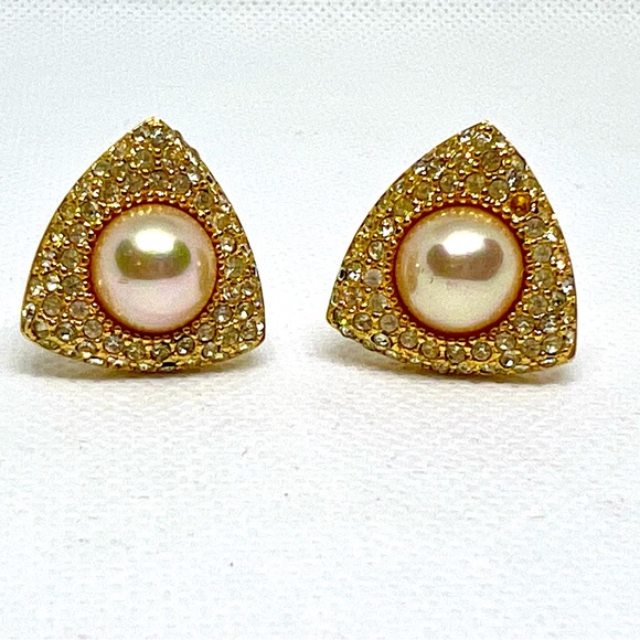 Chr. Dior Vintage Gold Plate Pave’ Crystal Triangular Pearl Clip Earrings - Picture 2 of 10